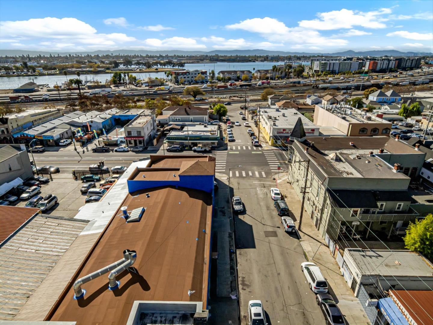 Detail Gallery Image 14 of 23 For 1200 E 12th St, Oakland,  CA 94606 - – Beds | – Baths