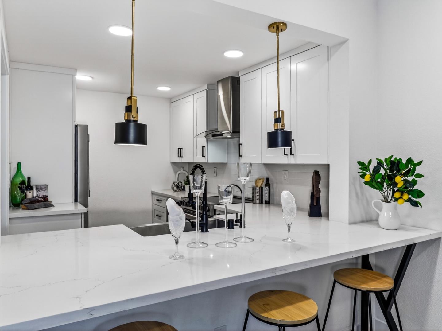 Detail Gallery Image 12 of 44 For 2084 Foxhall Loop, San Jose,  CA 95125 - 2 Beds | 2 Baths