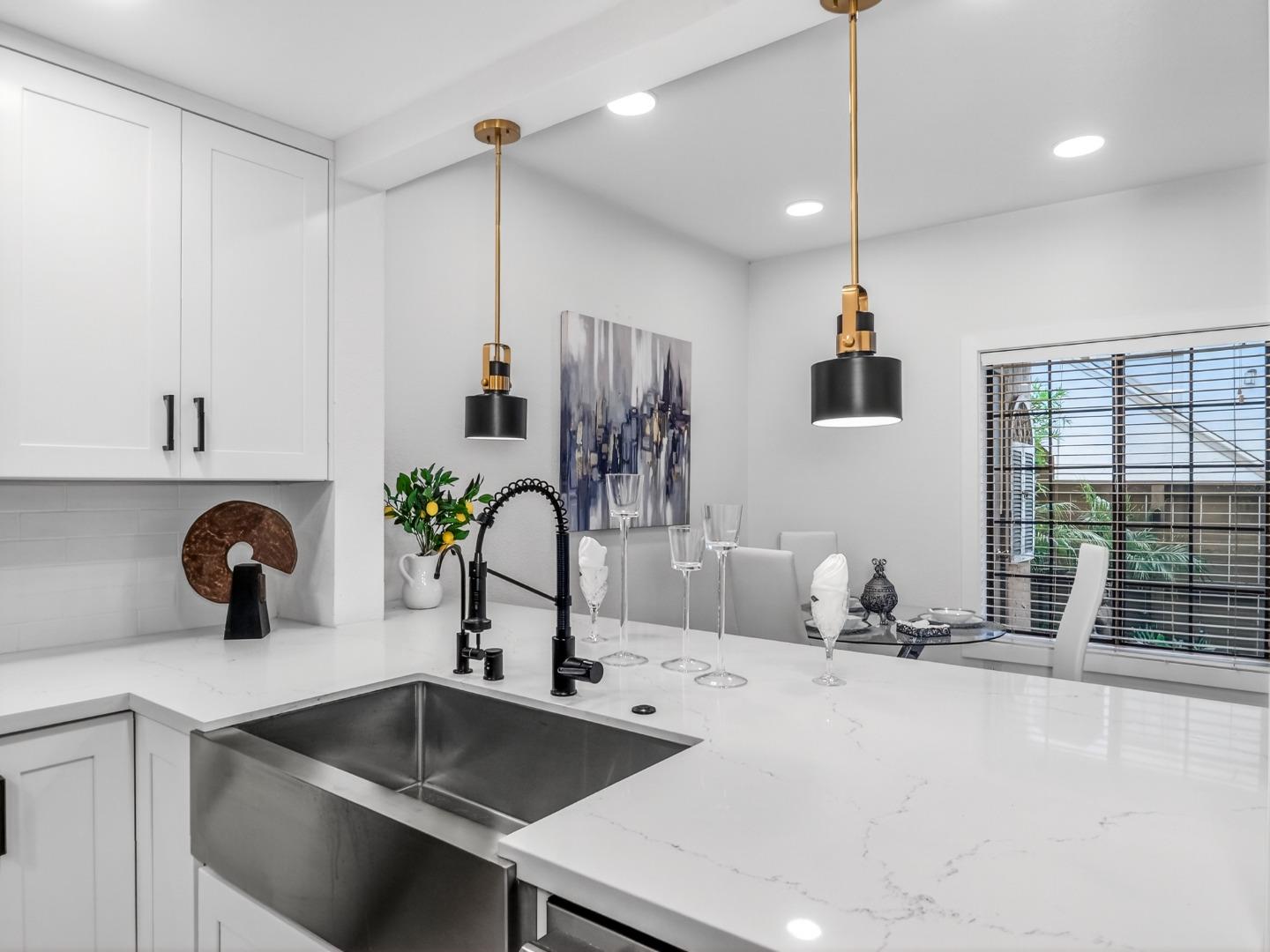 Detail Gallery Image 16 of 44 For 2084 Foxhall Loop, San Jose,  CA 95125 - 2 Beds | 2 Baths