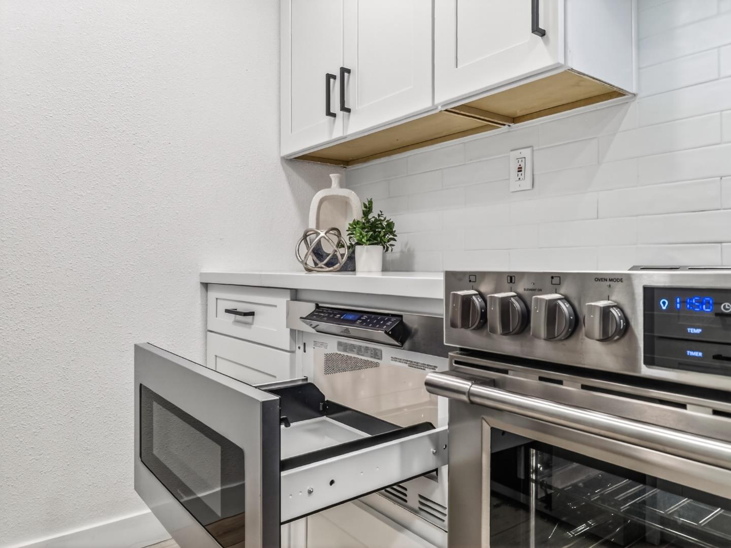 Detail Gallery Image 18 of 44 For 2084 Foxhall Loop, San Jose,  CA 95125 - 2 Beds | 2 Baths