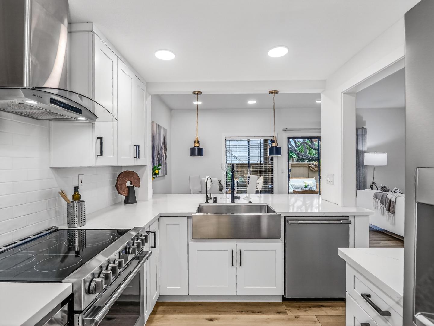 Detail Gallery Image 19 of 44 For 2084 Foxhall Loop, San Jose,  CA 95125 - 2 Beds | 2 Baths