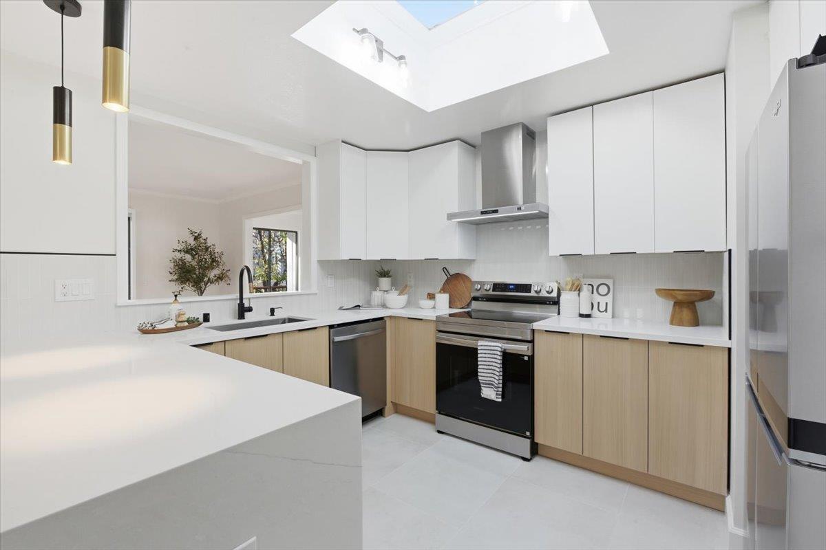 Detail Gallery Image 2 of 60 For 22851 Stonebridge St, Cupertino,  CA 95014 - 3 Beds | 2 Baths