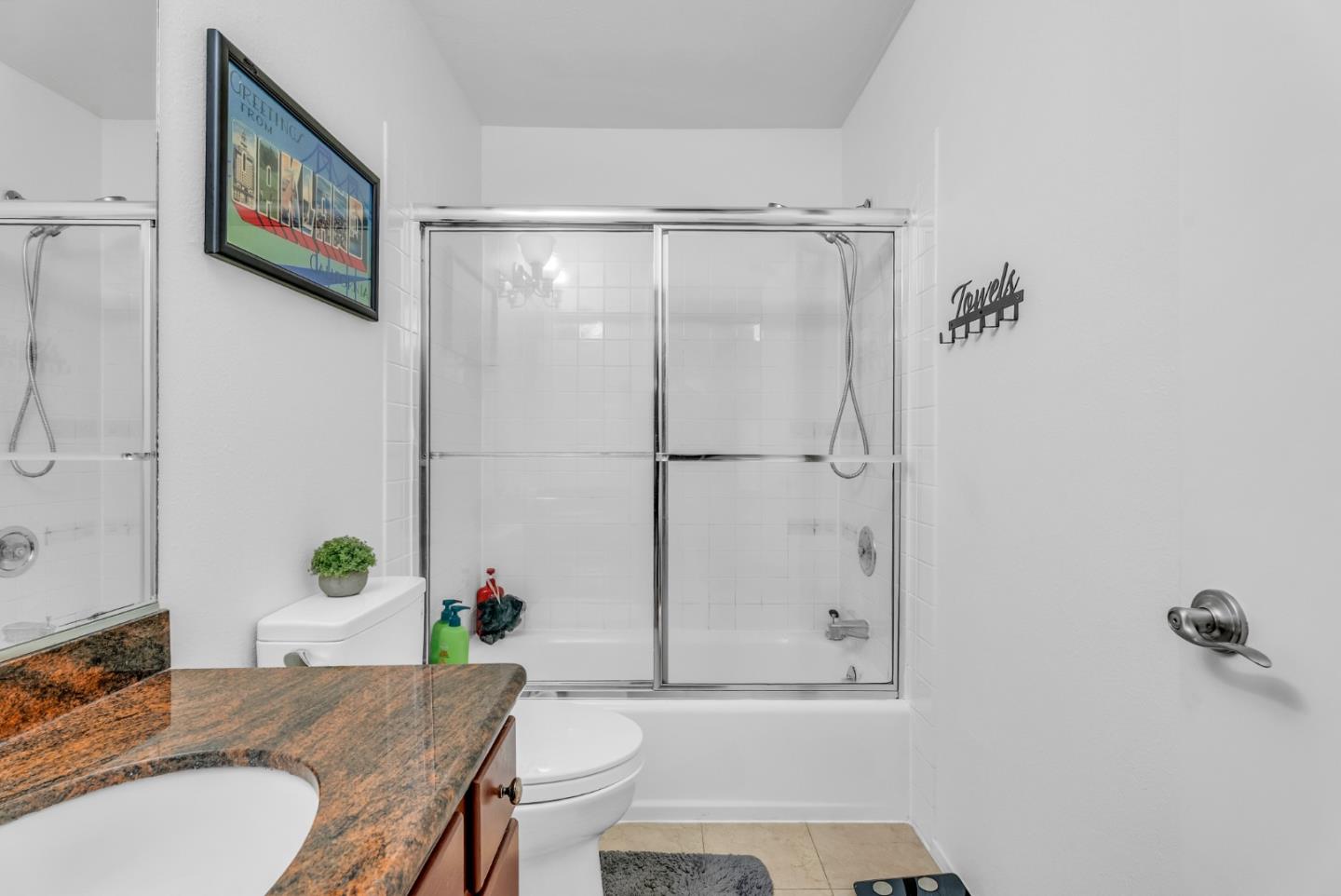 Detail Gallery Image 9 of 31 For 1930 Mission St #4,  San Francisco,  CA 94103 - 2 Beds | 1 Baths