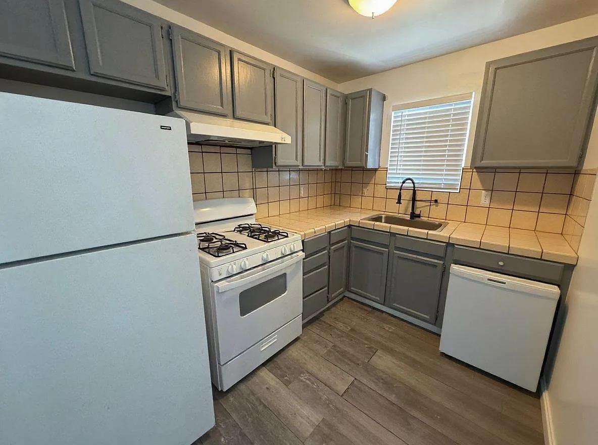 Detail Gallery Image 9 of 17 For 1672 E San Fernando St, San Jose,  CA 95116 - – Beds | – Baths