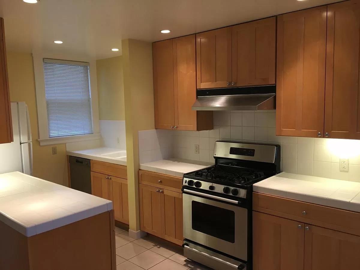 Detail Gallery Image 5 of 10 For 787 Guerrero St, San Francisco,  CA 94110 - 2 Beds | 1 Baths