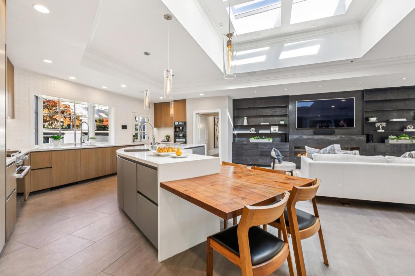 Detail Gallery Image 25 of 116 For 16140 Matilija Dr, Los Gatos,  CA 95030 - 6 Beds | 6/2 Baths