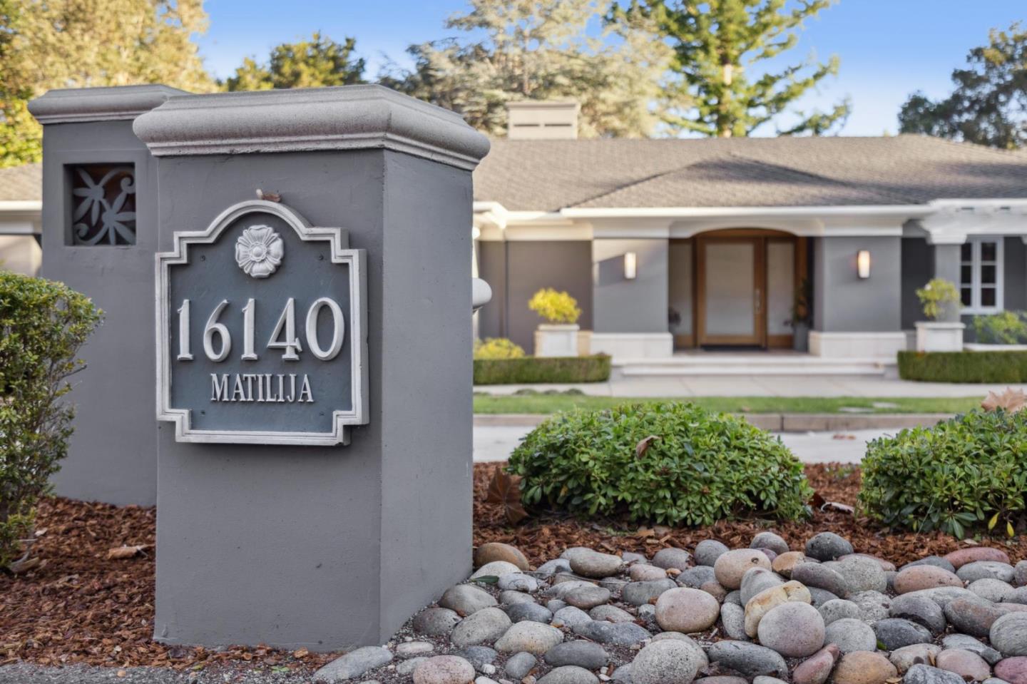 Detail Gallery Image 4 of 116 For 16140 Matilija Dr, Los Gatos,  CA 95030 - 6 Beds | 6/2 Baths