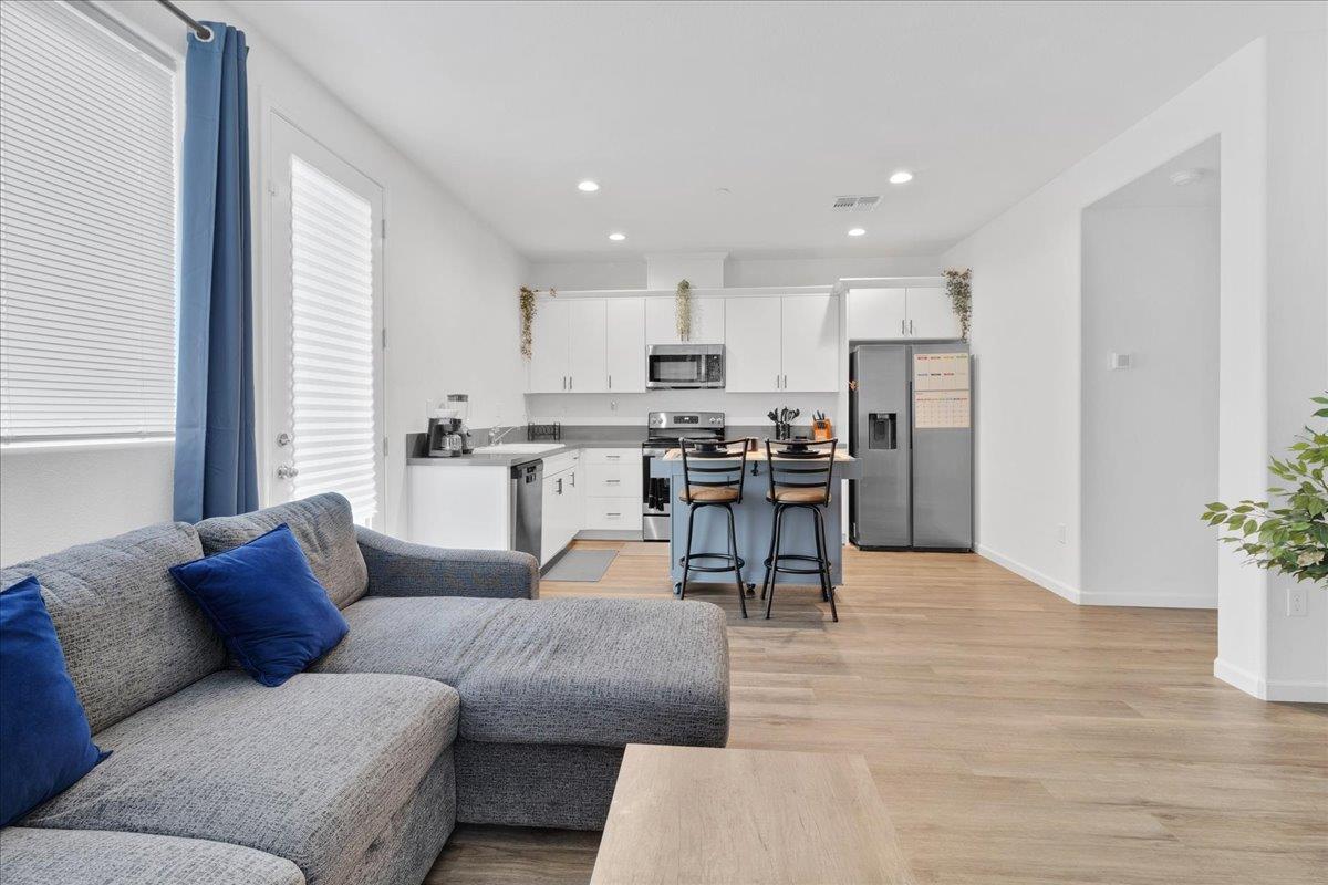 Detail Gallery Image 8 of 34 For 851 Mora Cir, Soledad,  CA 93960 - 1 Beds | 1 Baths