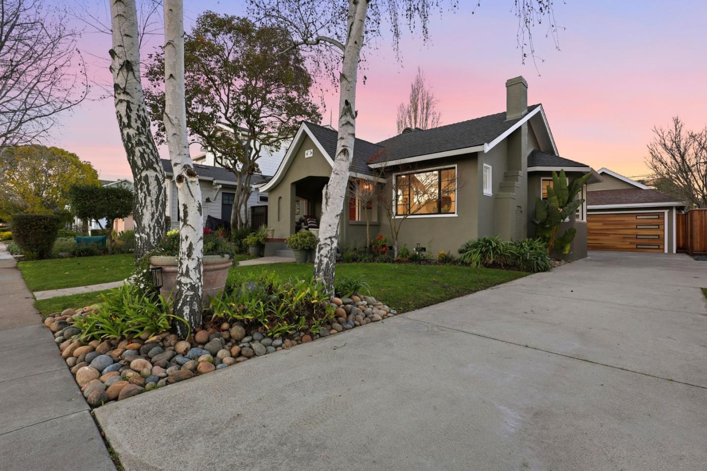 Front Image Thumbnail for ML82030247