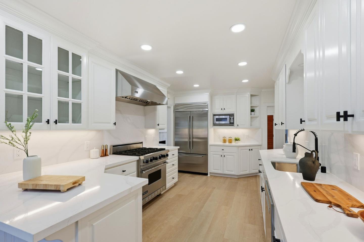 Detail Gallery Image 12 of 58 For 941 Walnut St, San Carlos,  CA 94070 - 3 Beds | 2/1 Baths