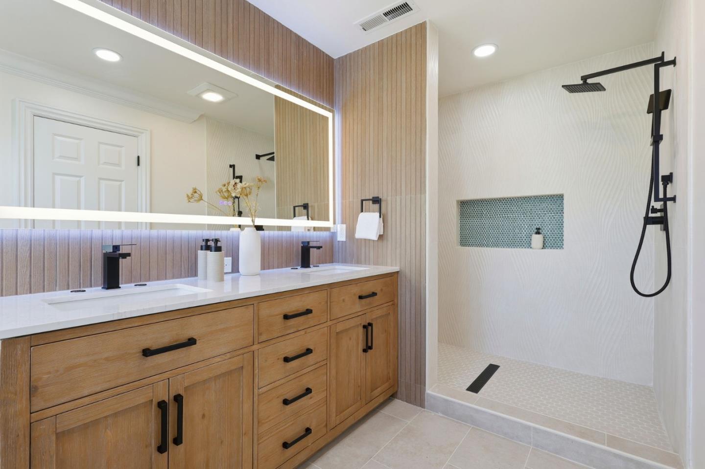 Detail Gallery Image 26 of 58 For 941 Walnut St, San Carlos,  CA 94070 - 3 Beds | 2/1 Baths