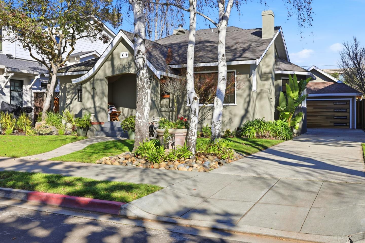 Detail Gallery Image 3 of 58 For 941 Walnut St, San Carlos,  CA 94070 - 3 Beds | 2/1 Baths