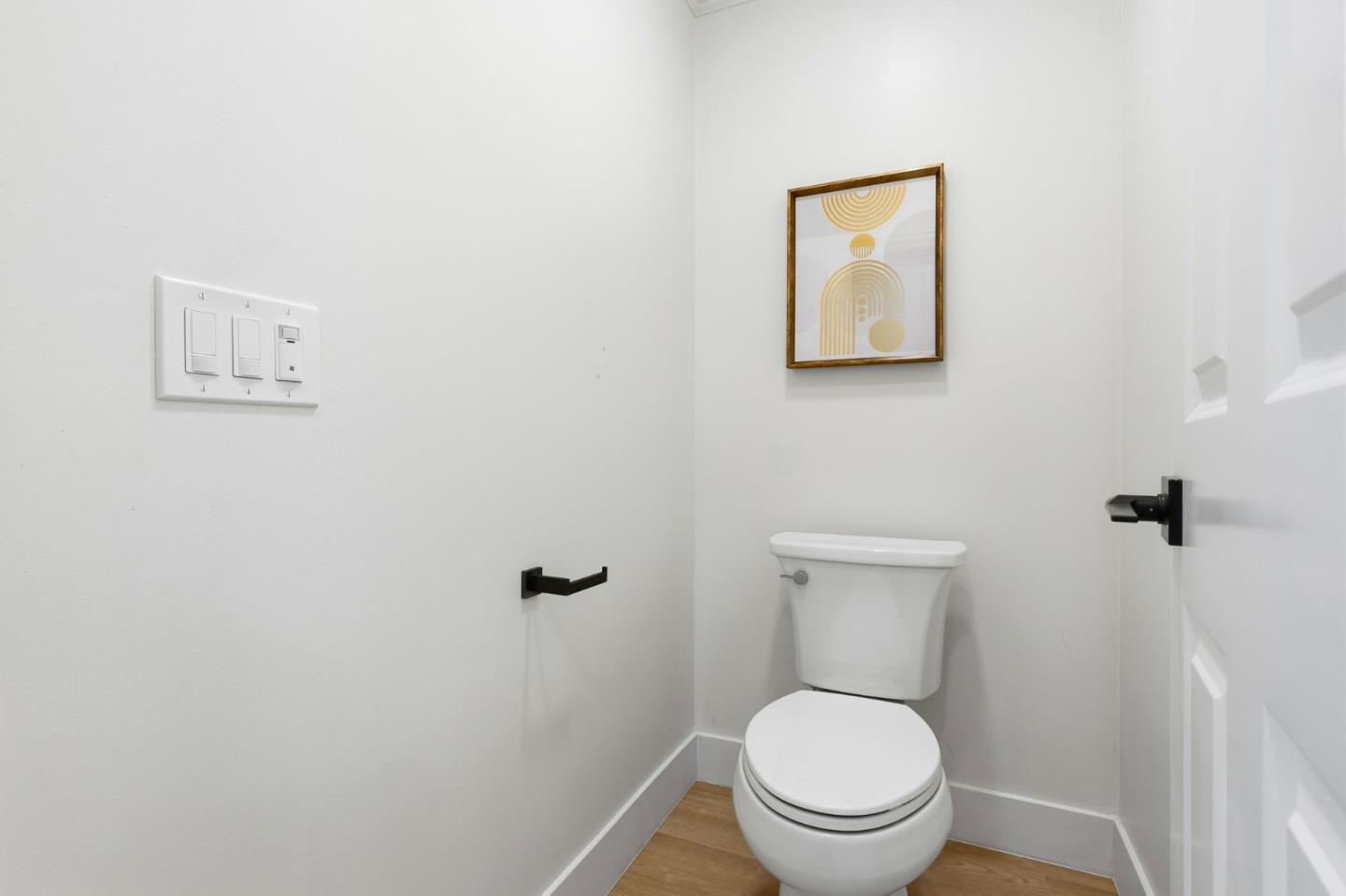 Detail Gallery Image 30 of 58 For 941 Walnut St, San Carlos,  CA 94070 - 3 Beds | 2/1 Baths