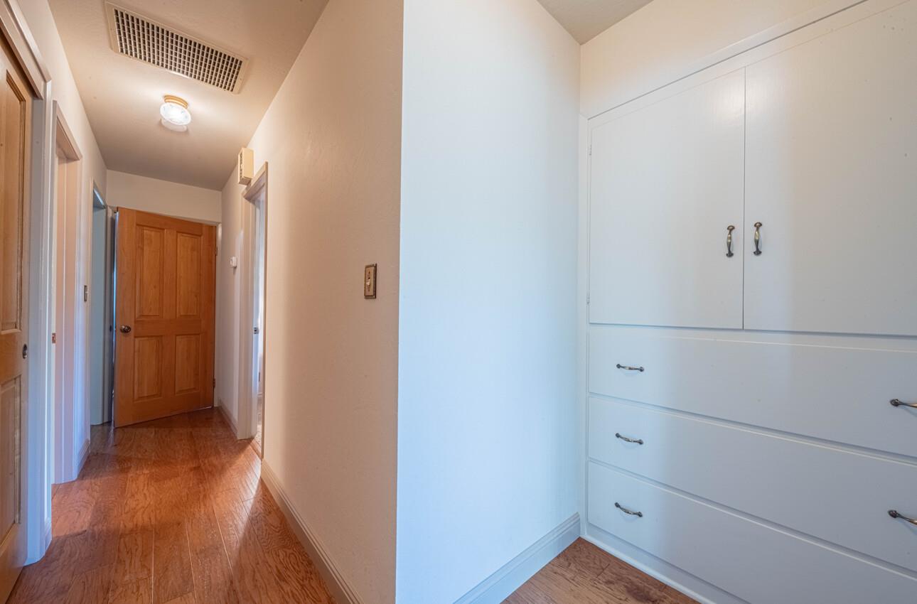 Detail Gallery Image 21 of 39 For 1231 Padre Dr, Salinas,  CA 93901 - 3 Beds | 2 Baths