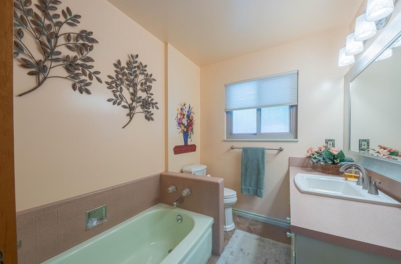 Detail Gallery Image 30 of 39 For 1231 Padre Dr, Salinas,  CA 93901 - 3 Beds | 2 Baths