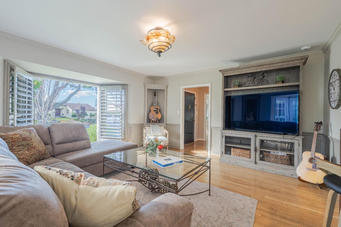 Detail Gallery Image 10 of 45 For 247 Oak St, Salinas,  CA 93901 - 4 Beds | 3 Baths