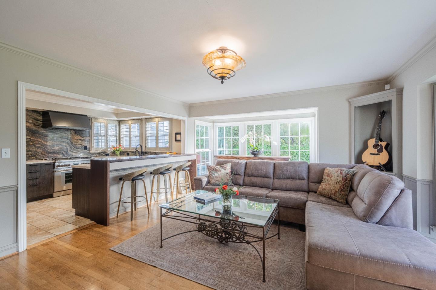 Detail Gallery Image 11 of 45 For 247 Oak St, Salinas,  CA 93901 - 4 Beds | 3 Baths