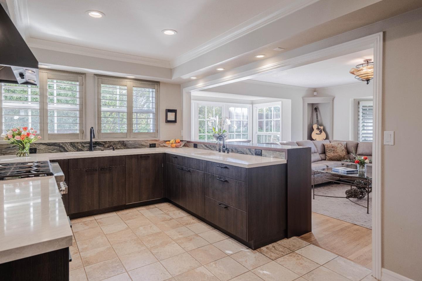 Detail Gallery Image 14 of 45 For 247 Oak St, Salinas,  CA 93901 - 4 Beds | 3 Baths