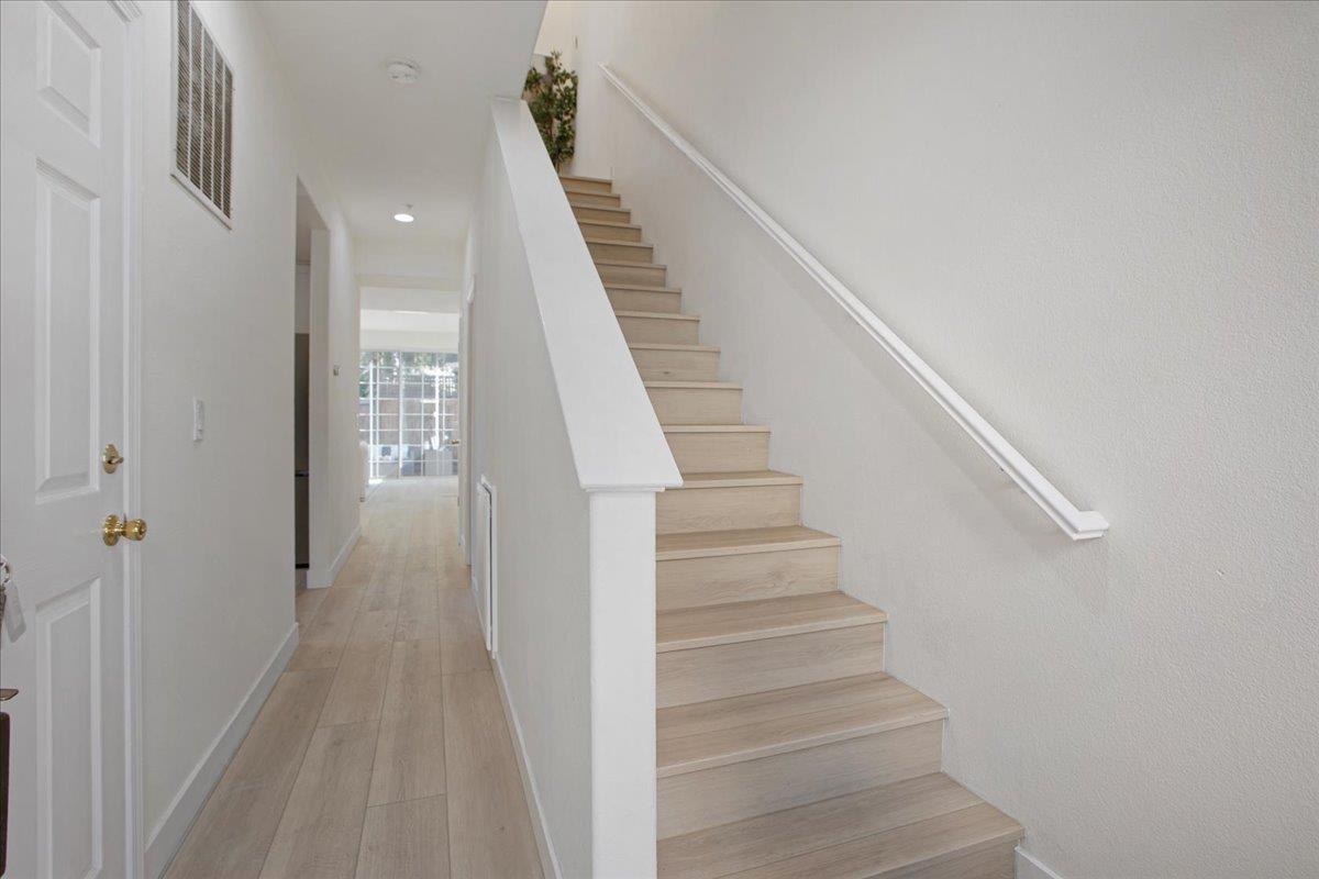 Detail Gallery Image 25 of 46 For 4173 El Camino Real #11,  Palo Alto,  CA 94306 - 2 Beds | 2/1 Baths