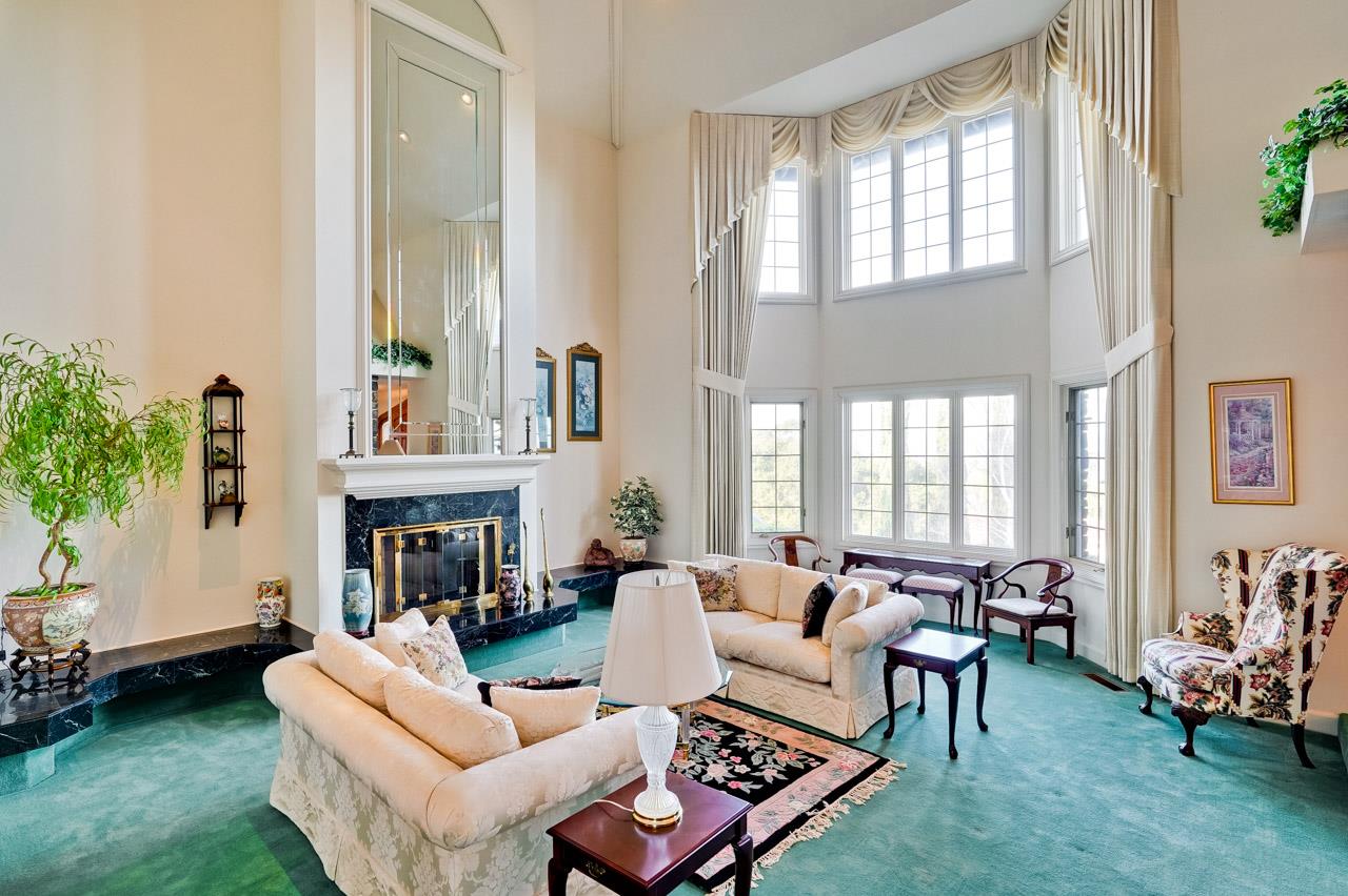 Detail Gallery Image 11 of 58 For 21697 Rainbow Dr, Cupertino,  CA 95014 - 4 Beds | 3/1 Baths