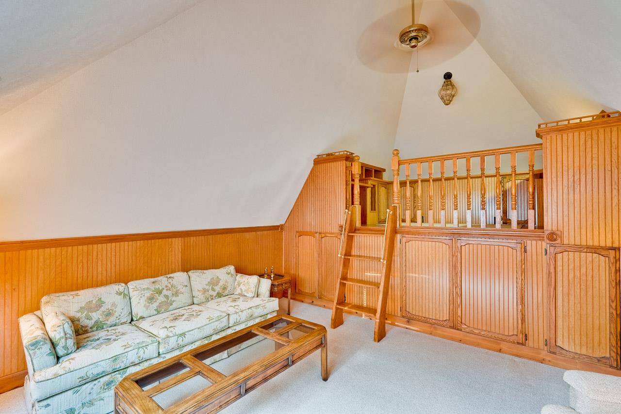 Detail Gallery Image 17 of 58 For 21697 Rainbow Dr, Cupertino,  CA 95014 - 4 Beds | 3/1 Baths