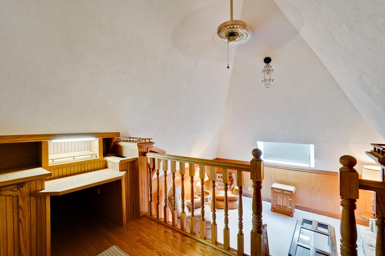 Detail Gallery Image 19 of 58 For 21697 Rainbow Dr, Cupertino,  CA 95014 - 4 Beds | 3/1 Baths