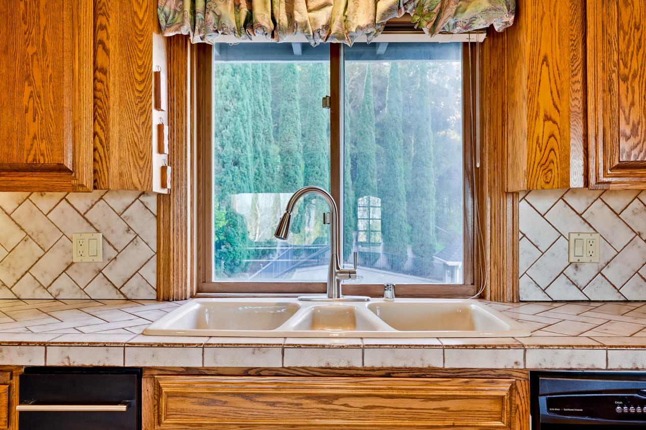 Detail Gallery Image 25 of 58 For 21697 Rainbow Dr, Cupertino,  CA 95014 - 4 Beds | 3/1 Baths