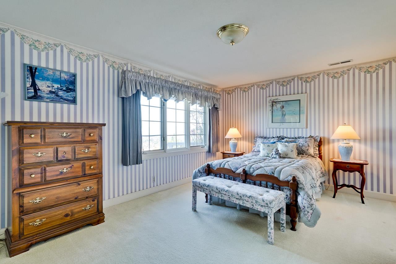 Detail Gallery Image 30 of 58 For 21697 Rainbow Dr, Cupertino,  CA 95014 - 4 Beds | 3/1 Baths