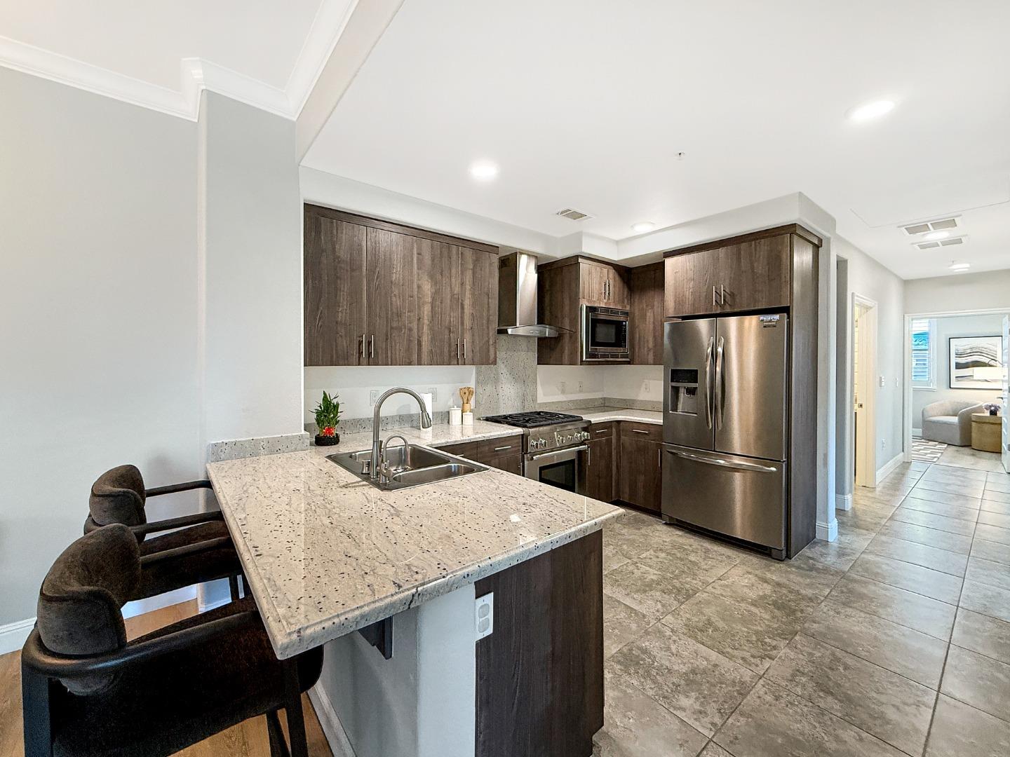 Detail Gallery Image 4 of 45 For 538 S Mathilda Ave #301,  Sunnyvale,  CA 94086 - 3 Beds | 2 Baths