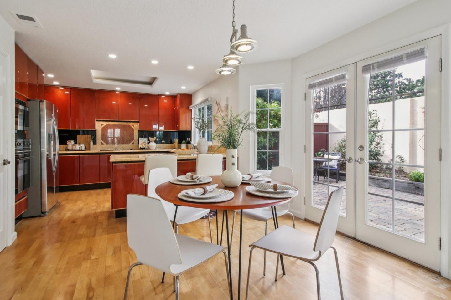 Detail Gallery Image 14 of 50 For 800 Rebecca Privada, Mountain View,  CA 94040 - 3 Beds | 2/1 Baths