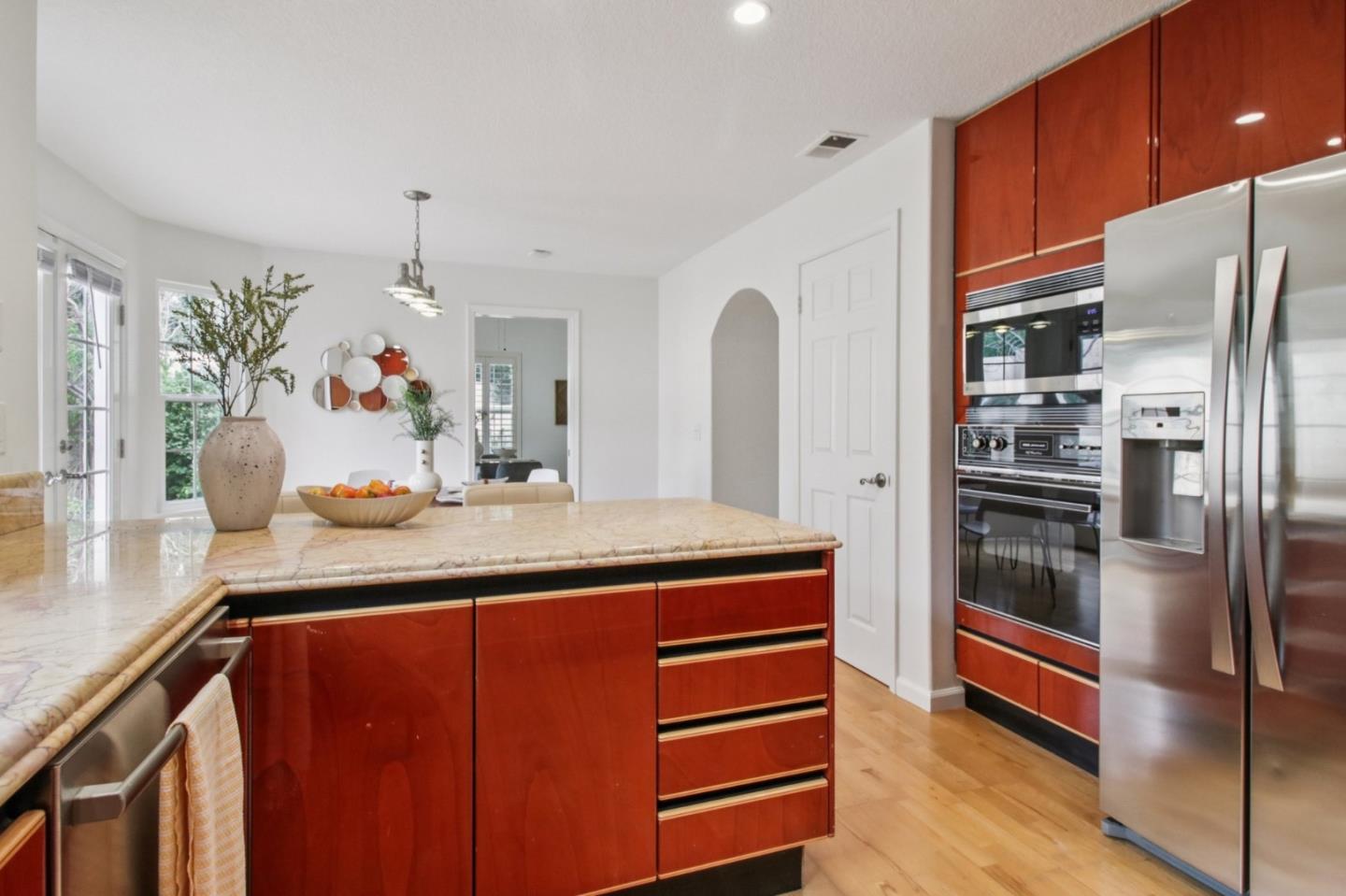 Detail Gallery Image 15 of 50 For 800 Rebecca Privada, Mountain View,  CA 94040 - 3 Beds | 2/1 Baths