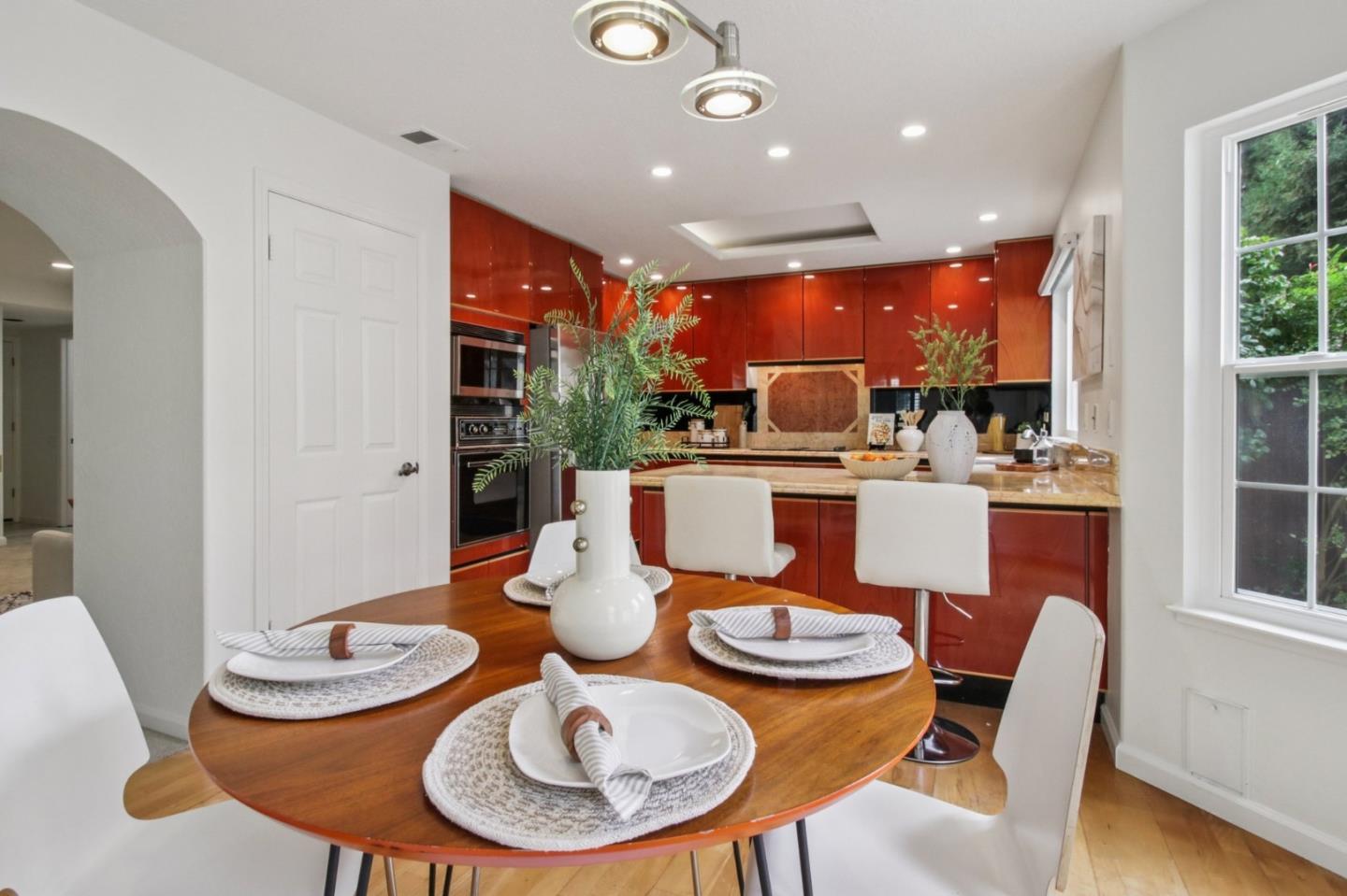 Detail Gallery Image 18 of 50 For 800 Rebecca Privada, Mountain View,  CA 94040 - 3 Beds | 2/1 Baths