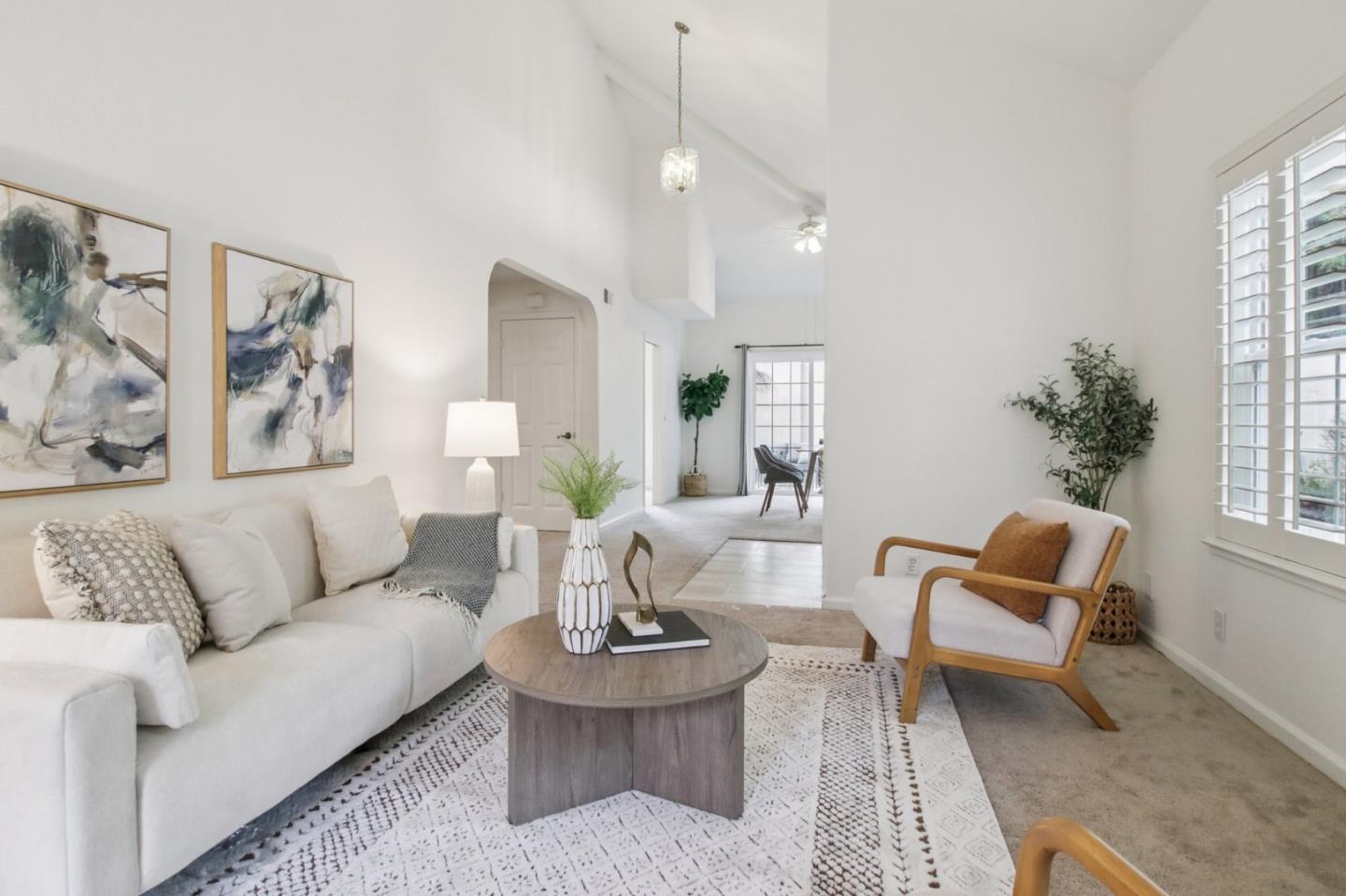 Detail Gallery Image 4 of 50 For 800 Rebecca Privada, Mountain View,  CA 94040 - 3 Beds | 2/1 Baths