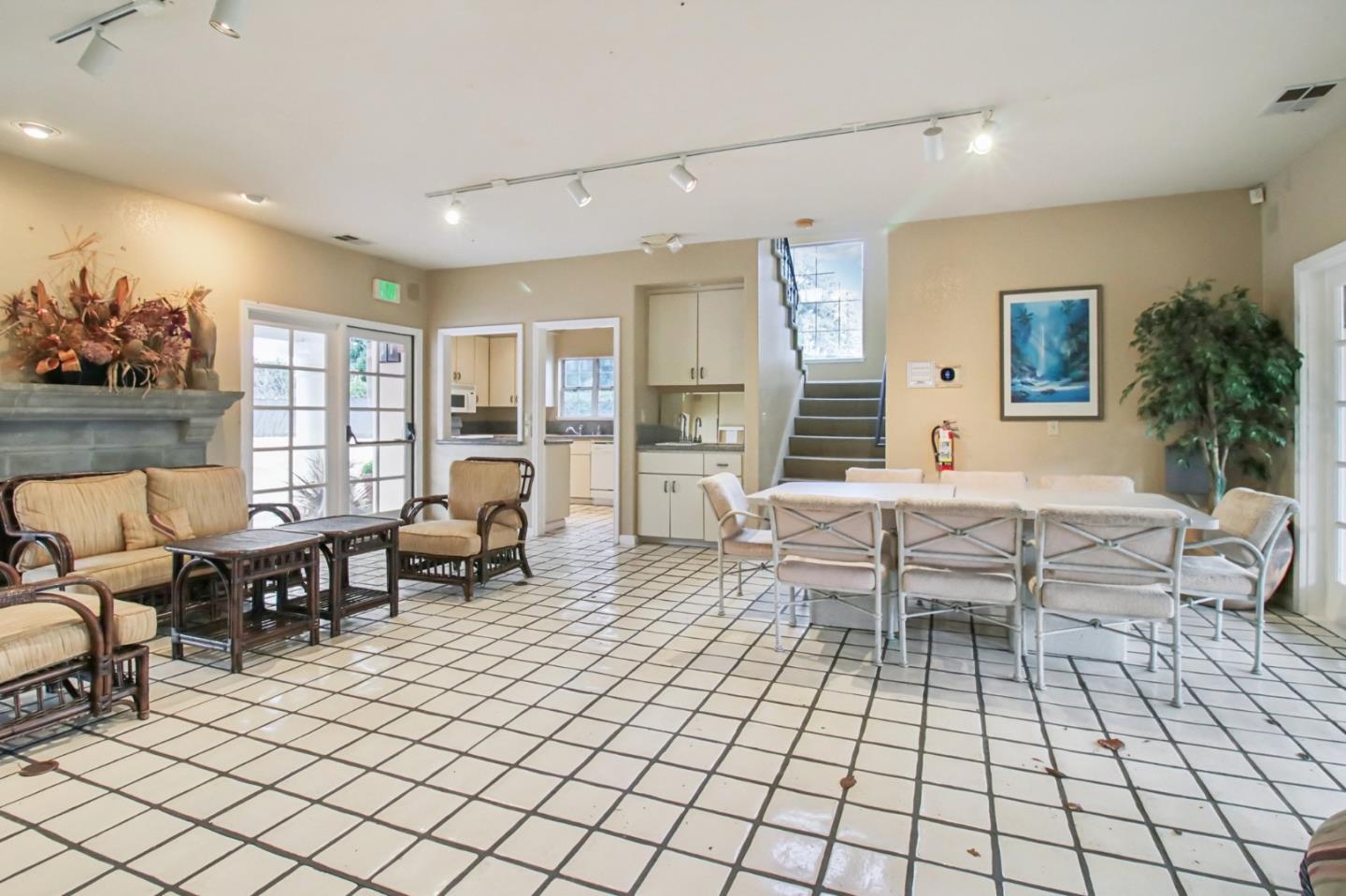 Detail Gallery Image 47 of 50 For 800 Rebecca Privada, Mountain View,  CA 94040 - 3 Beds | 2/1 Baths