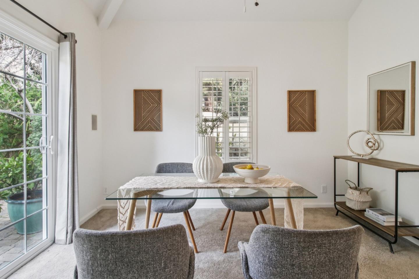 Detail Gallery Image 6 of 50 For 800 Rebecca Privada, Mountain View,  CA 94040 - 3 Beds | 2/1 Baths