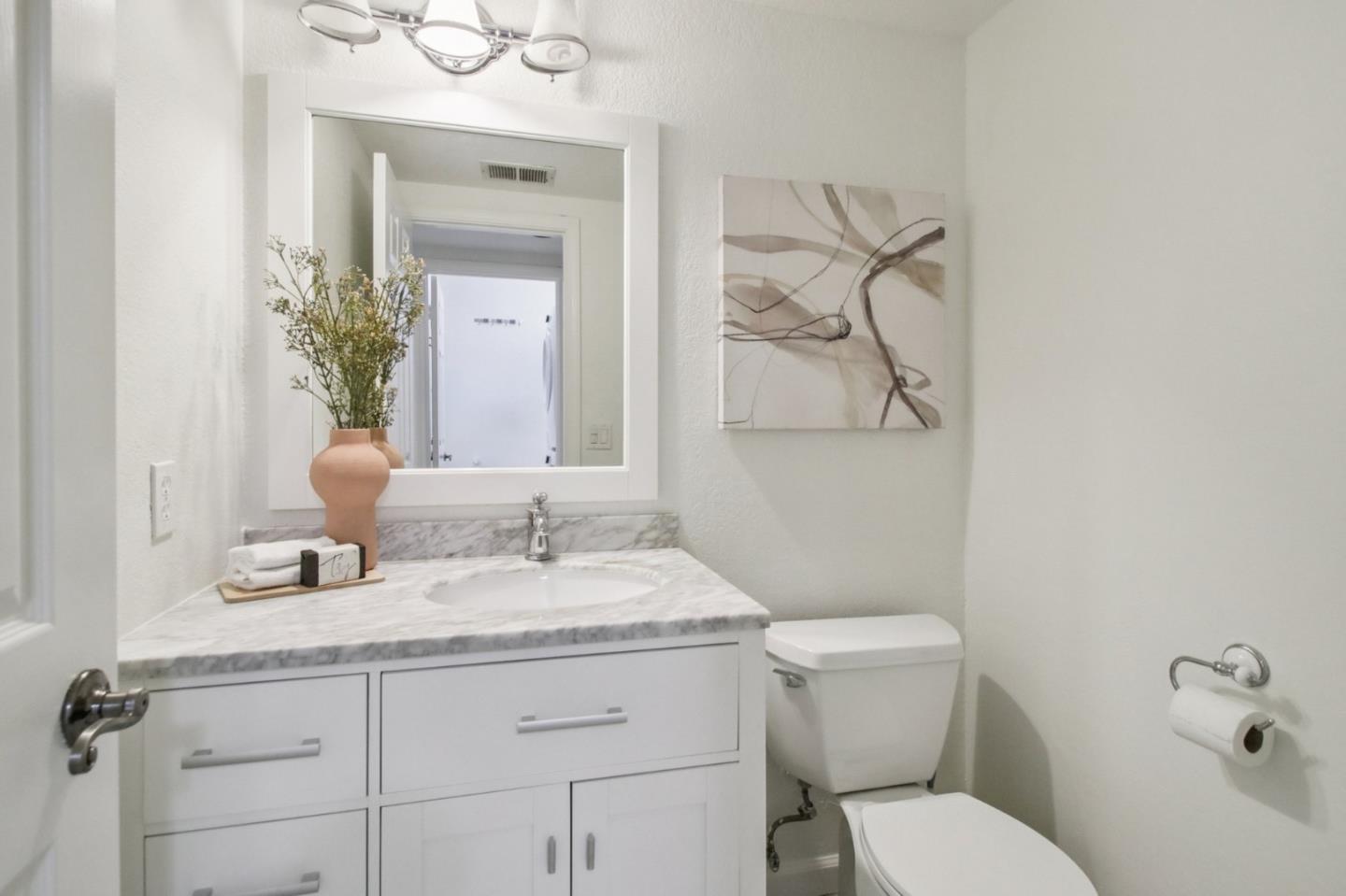 Detail Gallery Image 7 of 50 For 800 Rebecca Privada, Mountain View,  CA 94040 - 3 Beds | 2/1 Baths