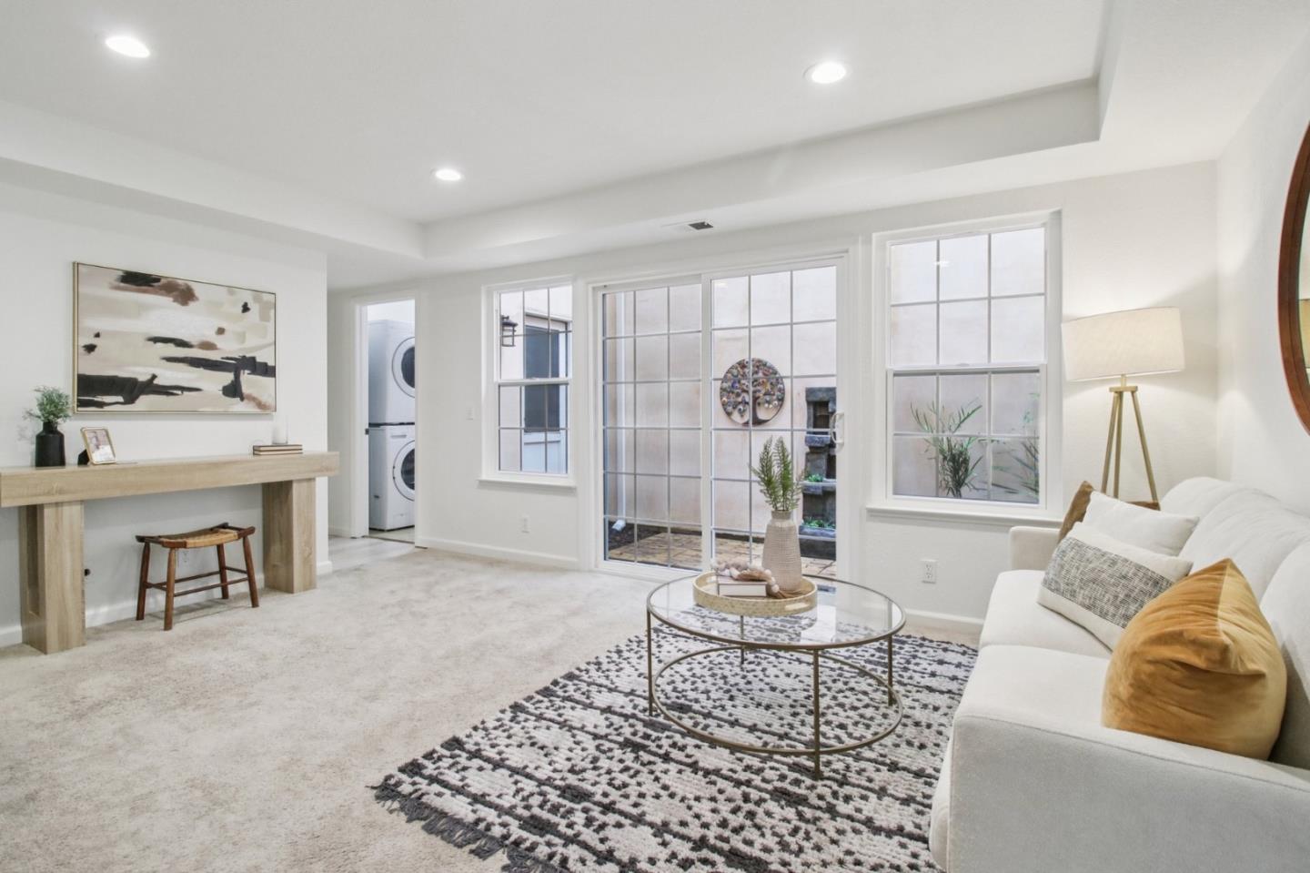 Detail Gallery Image 8 of 50 For 800 Rebecca Privada, Mountain View,  CA 94040 - 3 Beds | 2/1 Baths