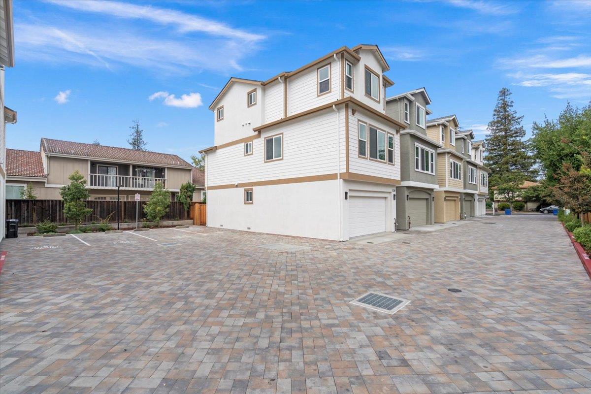 Detail Gallery Image 3 of 29 For 186 Rincon Ave, Campbell,  CA 95008 - 4 Beds | 4 Baths