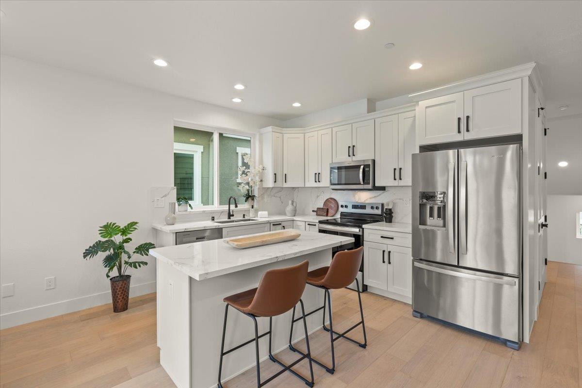 Detail Gallery Image 8 of 29 For 186 Rincon Ave, Campbell,  CA 95008 - 4 Beds | 4 Baths