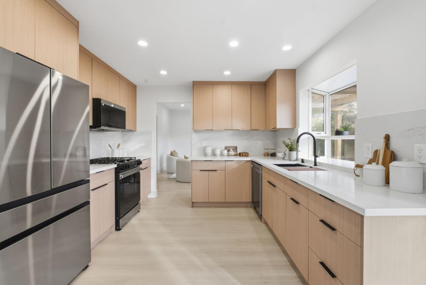 Detail Gallery Image 11 of 46 For 2516 Monte Lindo Ct, San Jose,  CA 95121 - 5 Beds | 3 Baths