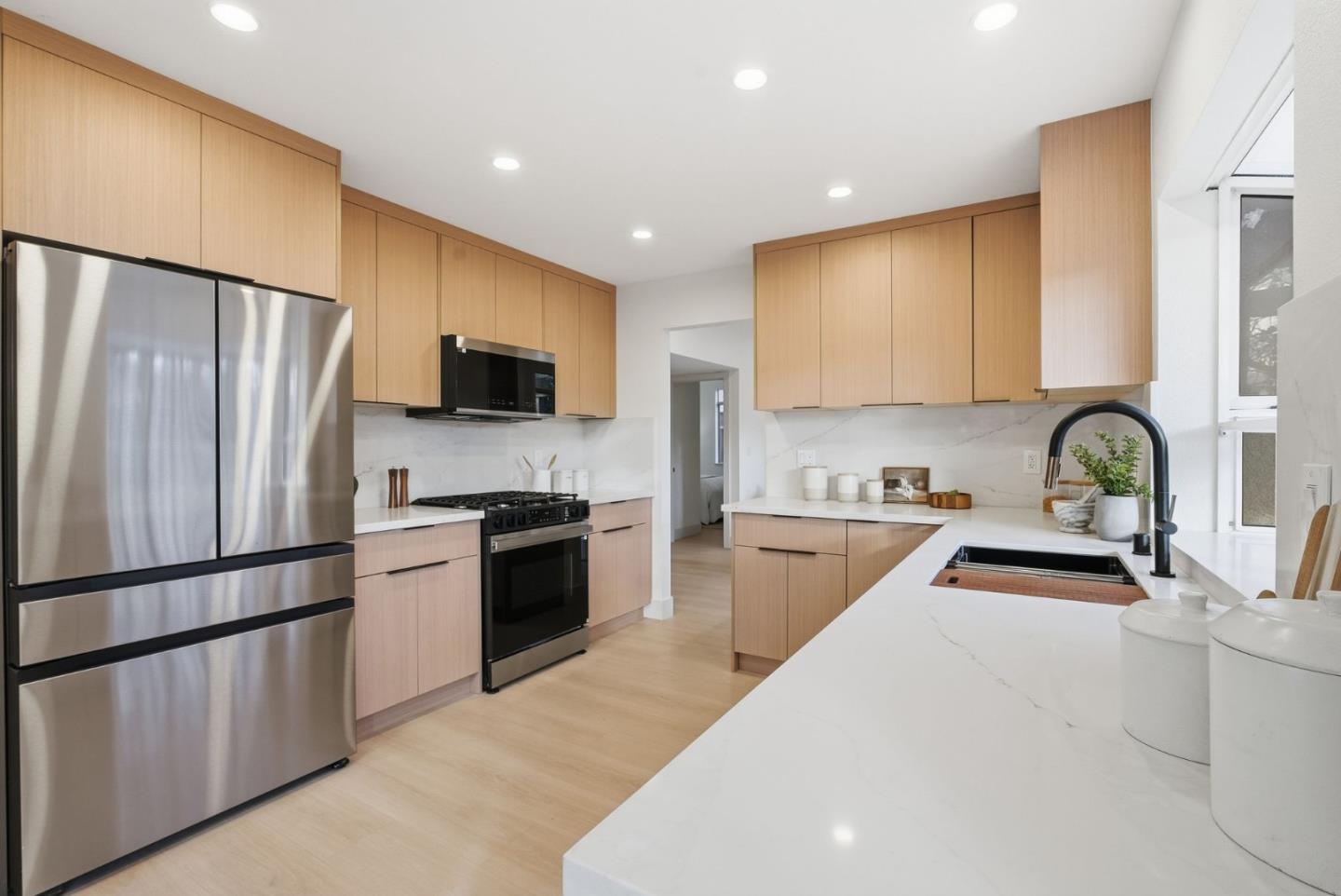 Detail Gallery Image 12 of 46 For 2516 Monte Lindo Ct, San Jose,  CA 95121 - 5 Beds | 3 Baths