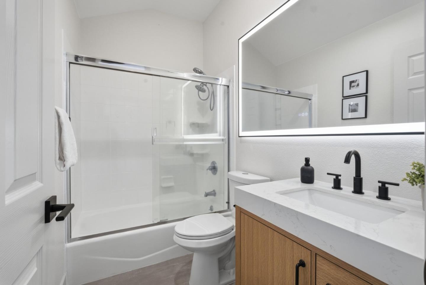 Detail Gallery Image 32 of 46 For 2516 Monte Lindo Ct, San Jose,  CA 95121 - 5 Beds | 3 Baths