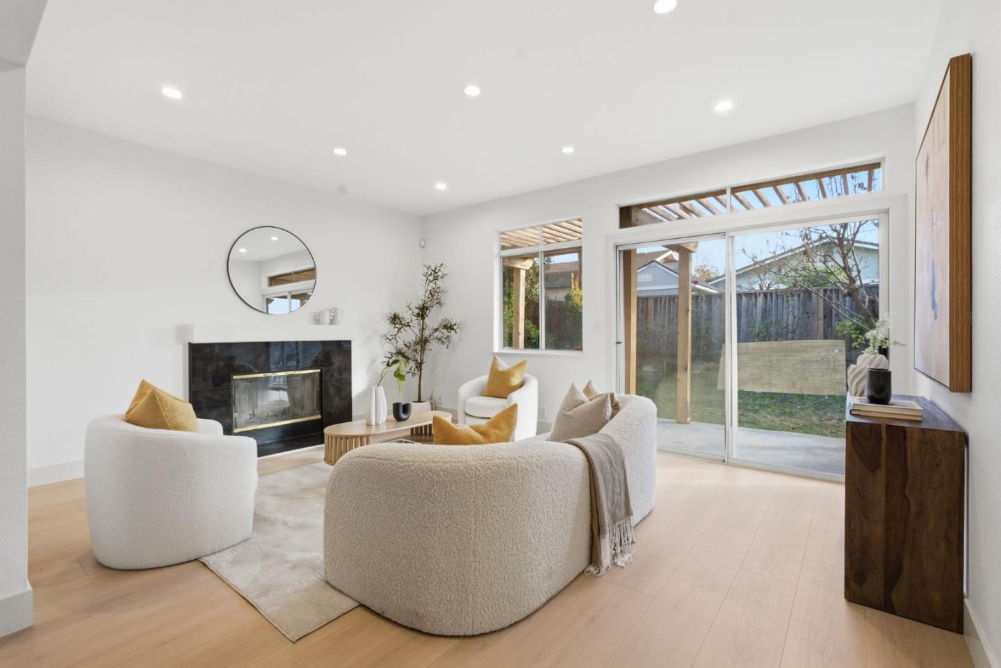 Detail Gallery Image 8 of 46 For 2516 Monte Lindo Ct, San Jose,  CA 95121 - 5 Beds | 3 Baths