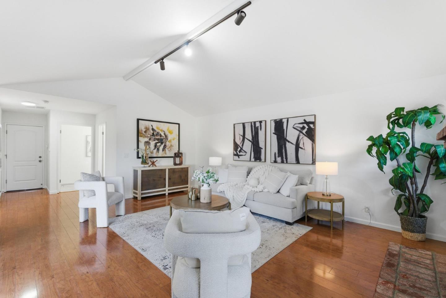 Detail Gallery Image 15 of 46 For 1115 Covington Rd, Los Altos,  CA 94024 - 4 Beds | 3 Baths