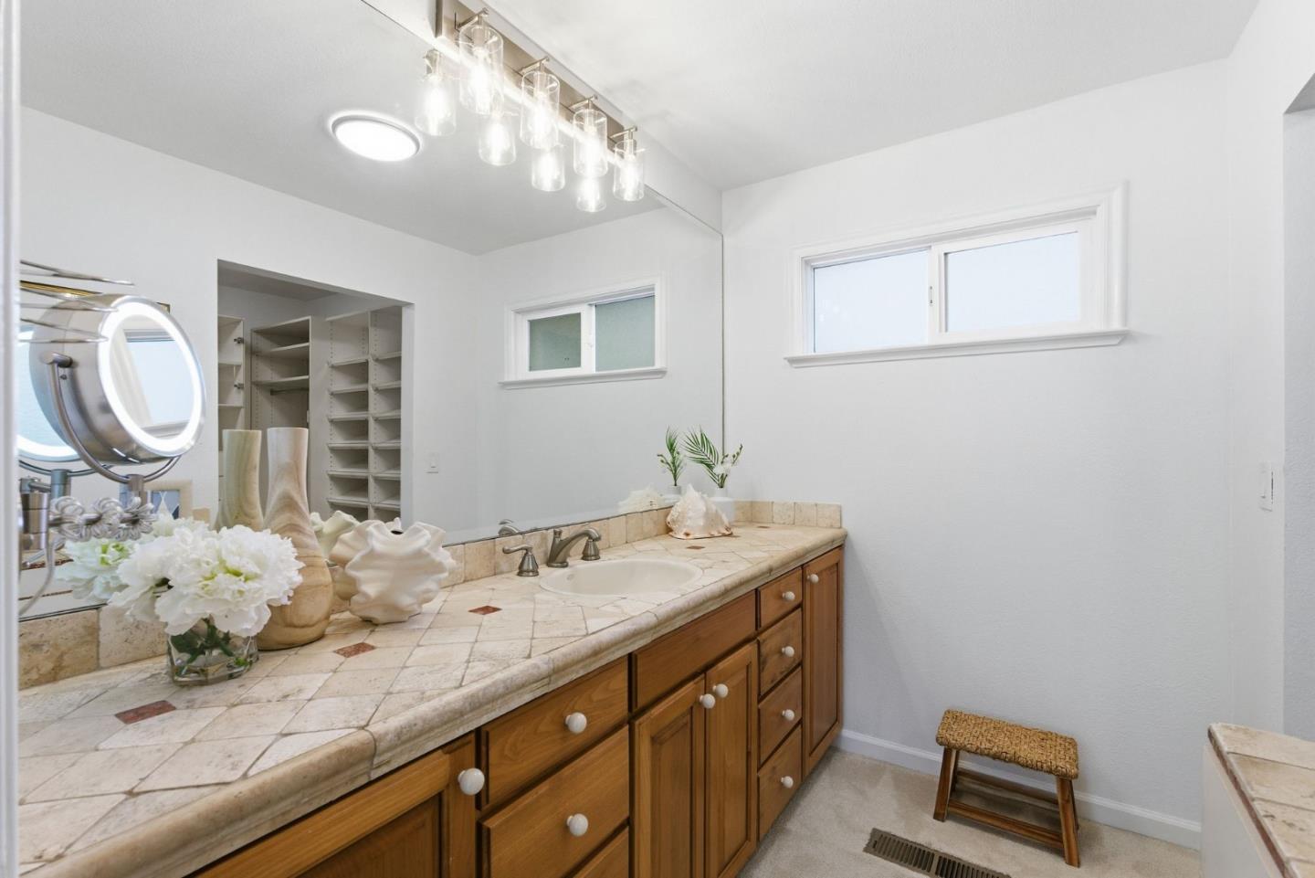 Detail Gallery Image 27 of 46 For 1115 Covington Rd, Los Altos,  CA 94024 - 4 Beds | 3 Baths