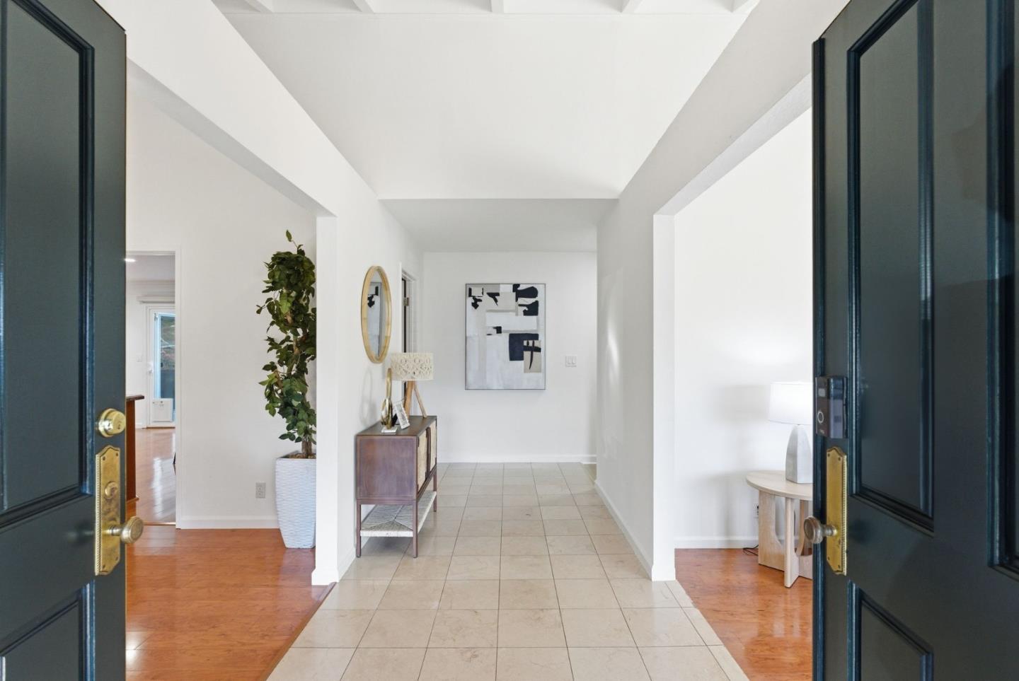 Detail Gallery Image 3 of 46 For 1115 Covington Rd, Los Altos,  CA 94024 - 4 Beds | 3 Baths