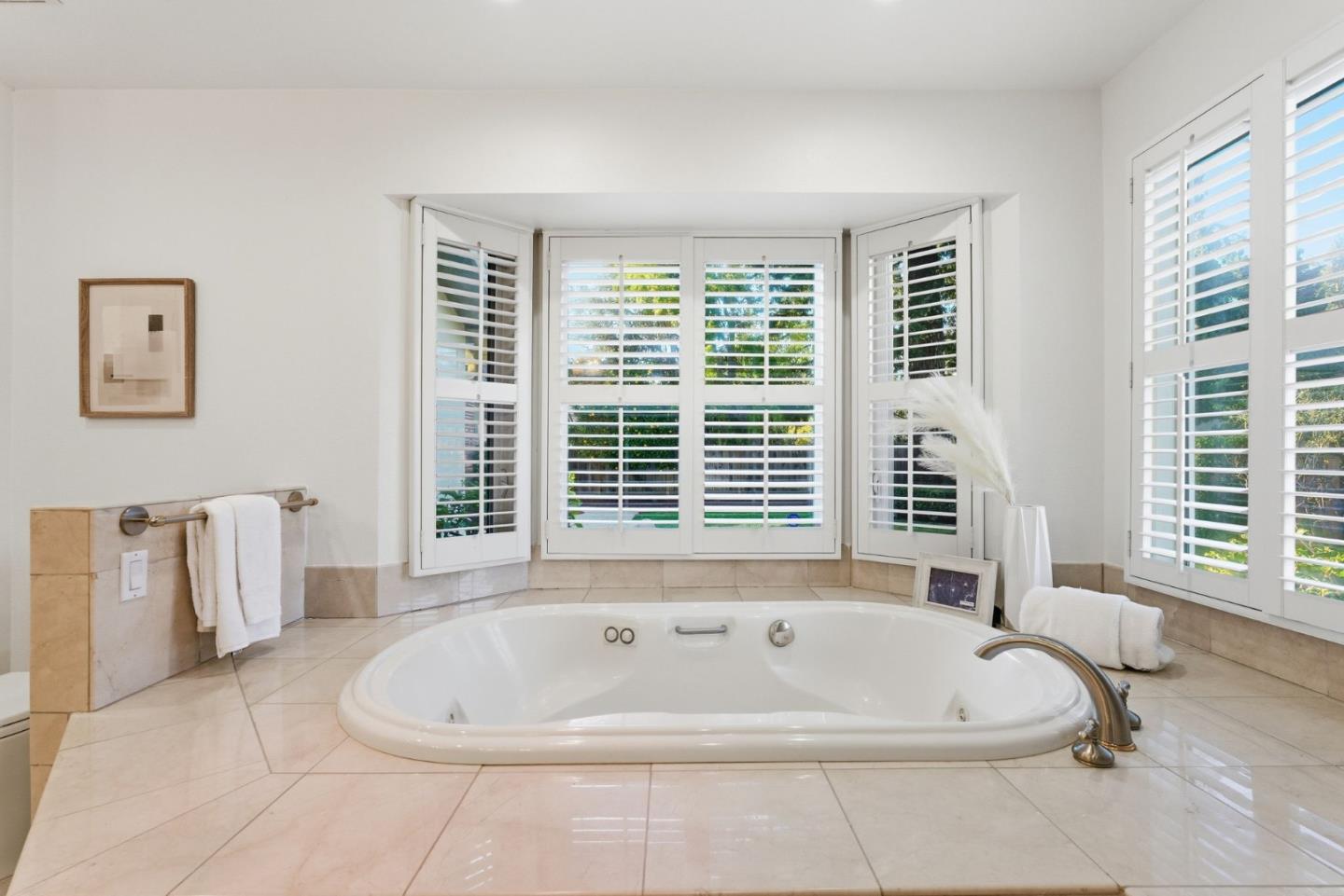 Detail Gallery Image 30 of 46 For 1115 Covington Rd, Los Altos,  CA 94024 - 4 Beds | 3 Baths