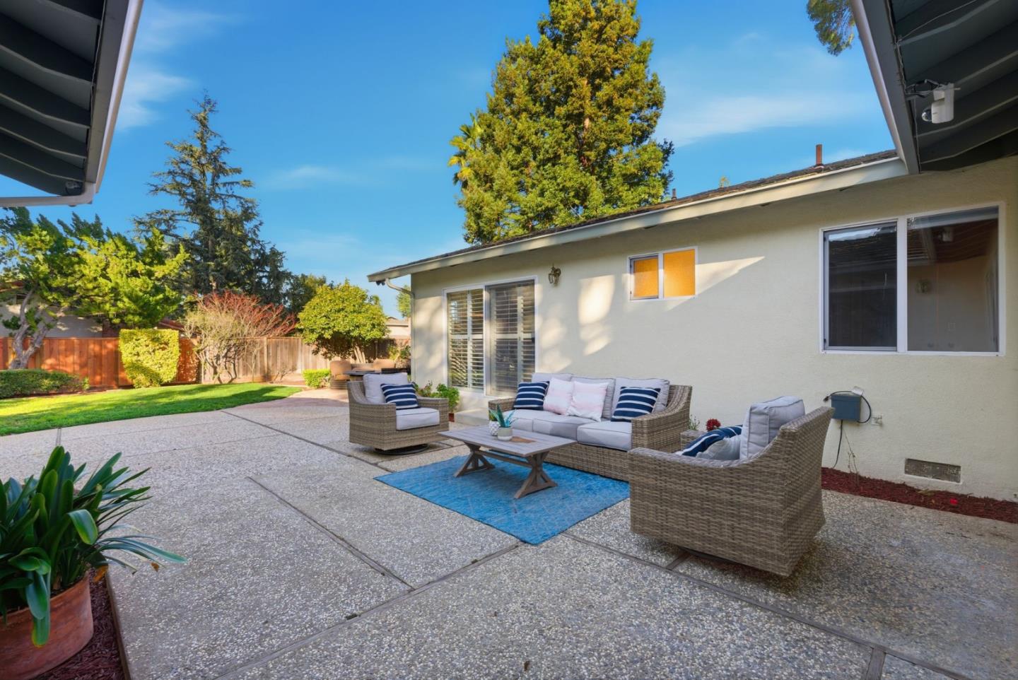 Detail Gallery Image 39 of 46 For 1115 Covington Rd, Los Altos,  CA 94024 - 4 Beds | 3 Baths