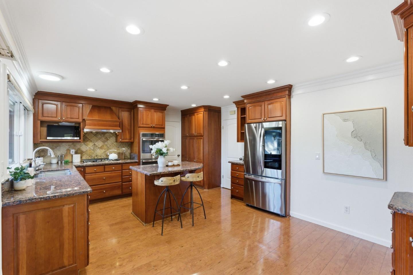 Detail Gallery Image 9 of 46 For 1115 Covington Rd, Los Altos,  CA 94024 - 4 Beds | 3 Baths