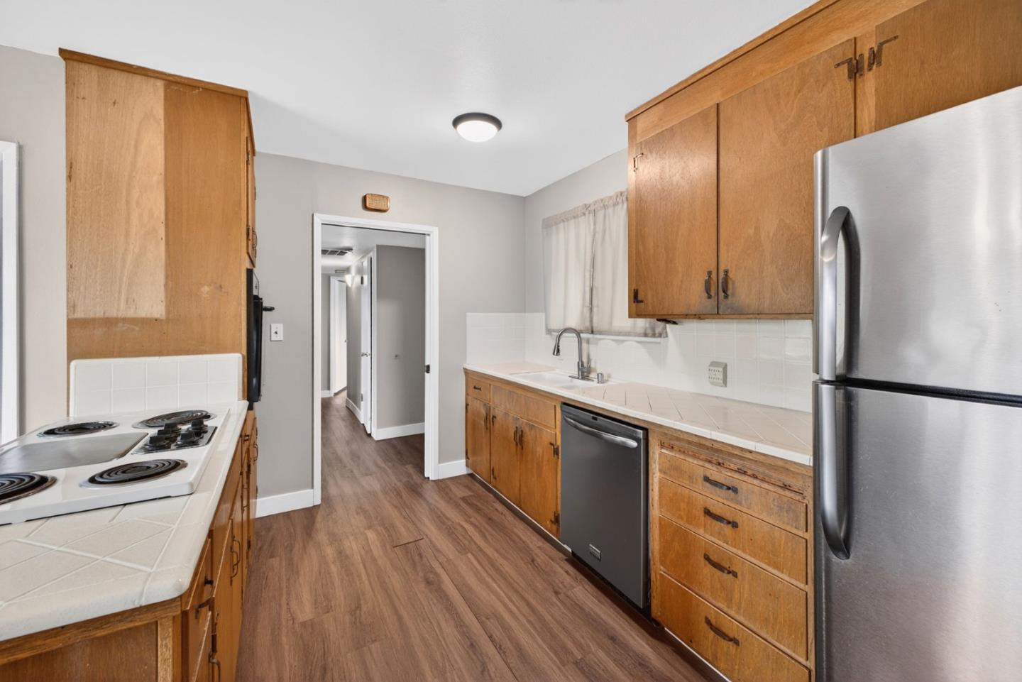 Detail Gallery Image 10 of 37 For 14705 E Hills Dr, San Jose,  CA 95127 - 3 Beds | 2 Baths